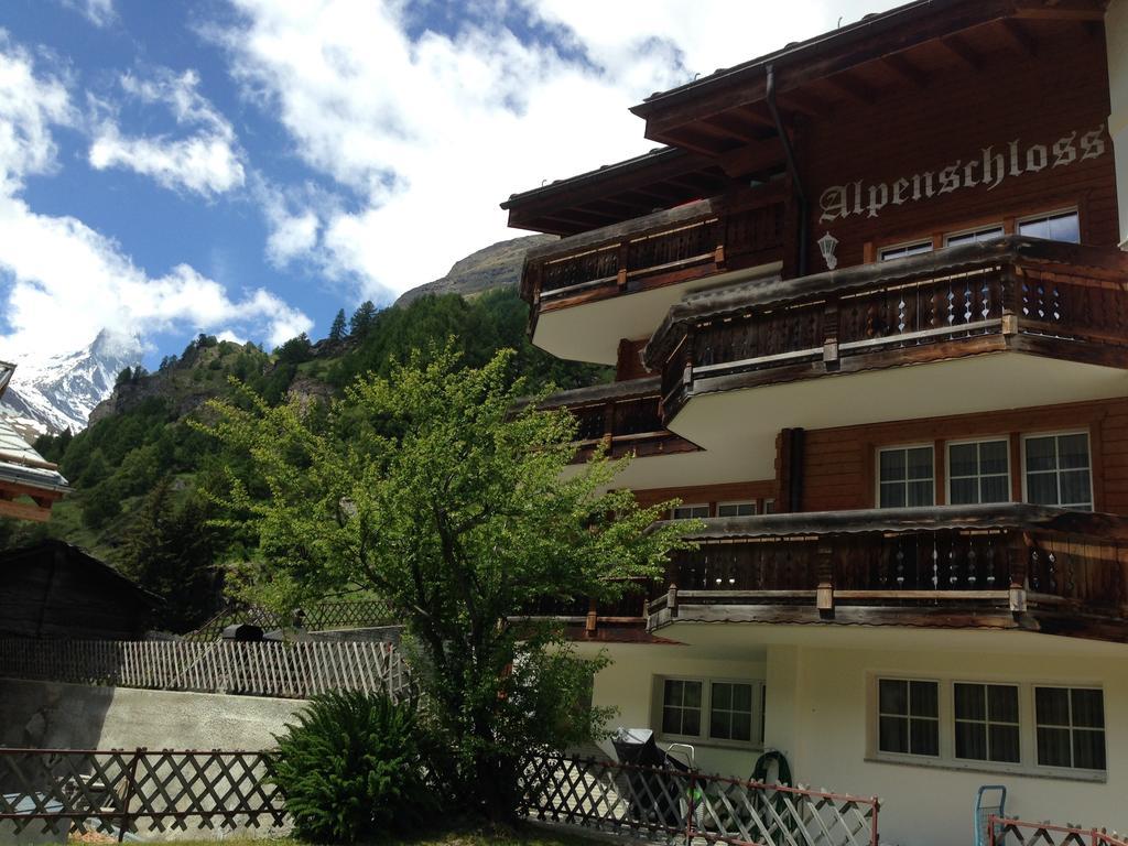 Haus Alpenschloss Zermatt Room photo